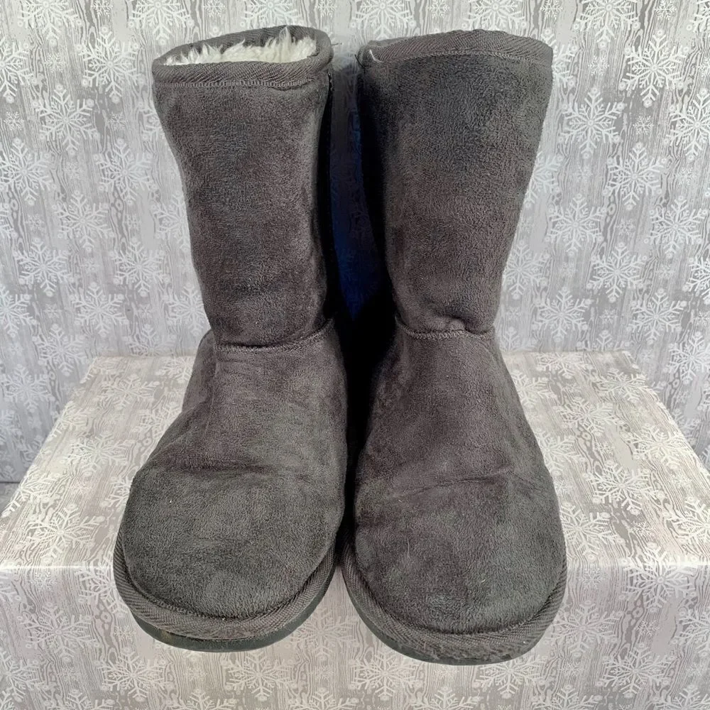 GRAY SUEDE DAWGS SIZE 9 LINED WITH WHITE FAUX FUR